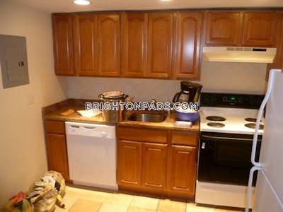 Brighton 2 Beds 1 Bath Boston - $2,400