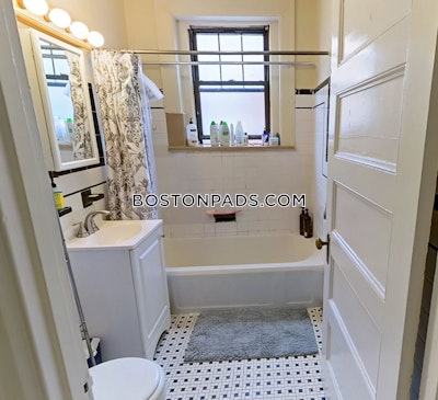 Brookline 3 Bed 1 Bath on Babcock St in BROOKLINE- COOLIDGE CORNER $4,100  Coolidge Corner - $4,500