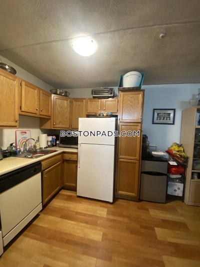 Newton 2 Beds 1 Bath  Newtonville - $2,400