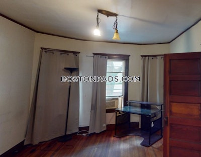 Somerville 4 Bed 1 Bath SOMERVILLE  Tufts - $4,800