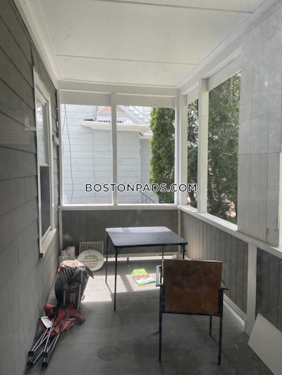 Somerville 3 Beds 1 Bath  West Somerville/ Teele Square - $3,700 No Fee