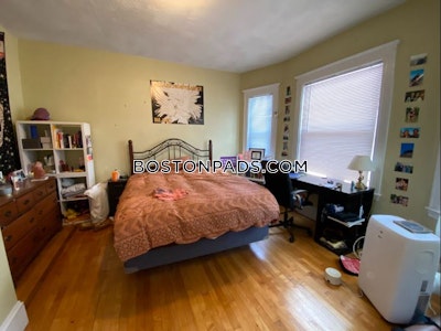 Medford 3 Beds 1 Bath  Tufts - $3,730