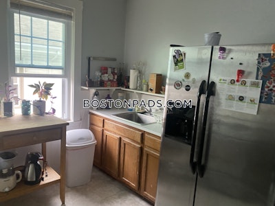 Somerville 4 Bed 1 Bath SOMERVILLE  Tufts - $4,900