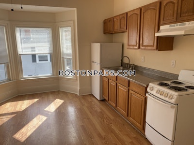 Quincy Renovated Studio bed 1 bath available NOW on Thomas Burgin Pkwy!  Quincy Center - $1,800 50% Fee