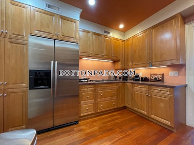 Back Bay 3 Beds 5 Baths Boston - $14,000