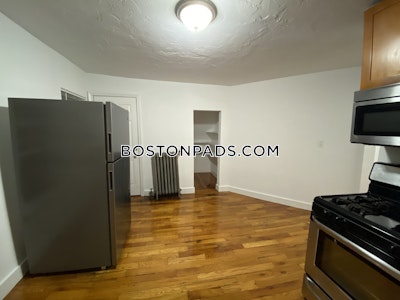 Dorchester Excellent 3 Bed 1 Bath available NOW on Devon St in Dorchester! Boston - $3,418 No Fee