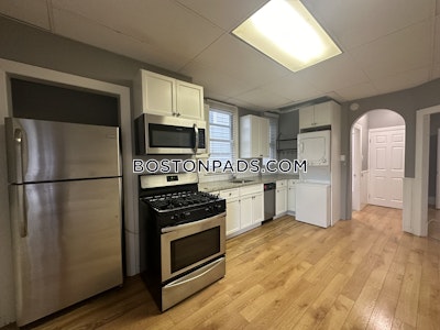 East Boston Renovated 2 bed 1 bath available 11/1 on Chelsea St in East Boston!  Boston - $2,875